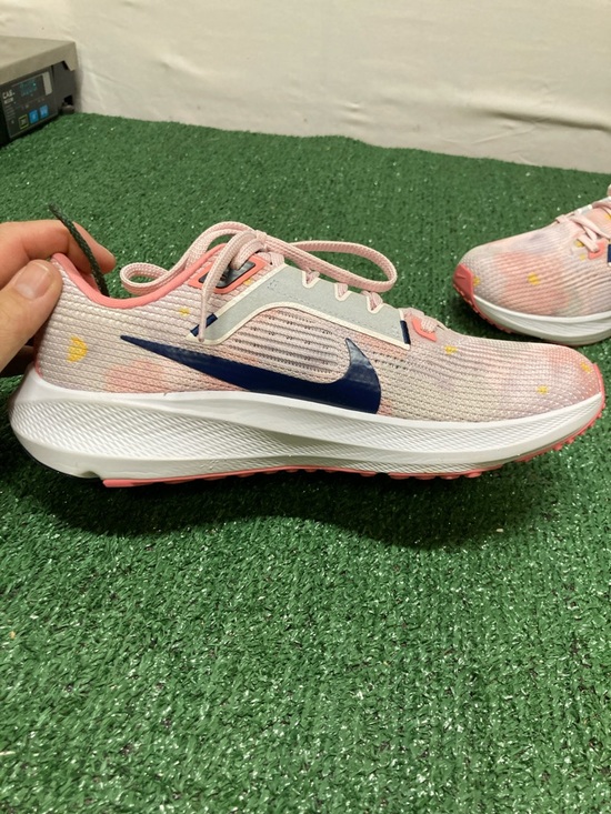 Nike Women's Air Zoom Pegasus 40 size 8 (OKPM-04-002) - Picture 7 of 11
